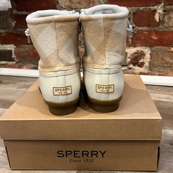 Sperry women’s saltwater Buffalo check duck boot Buffalo plaid wool shaft ivory - Picture 9 of 11